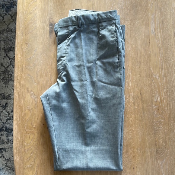 Men’s light grey suit - Picture 6 of 8